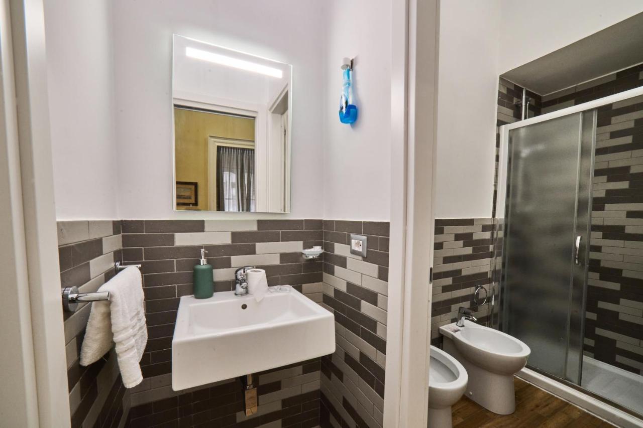 Via Niccolo Tommaseo 14 Apartment Napoli Bagian luar foto