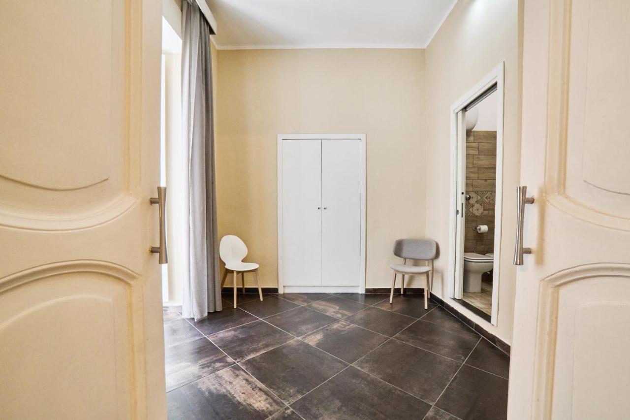 Via Niccolo Tommaseo 14 Apartment Napoli Bagian luar foto