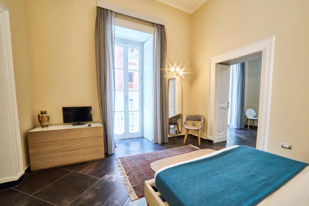 Via Niccolo Tommaseo 14 Apartment Napoli Bagian luar foto