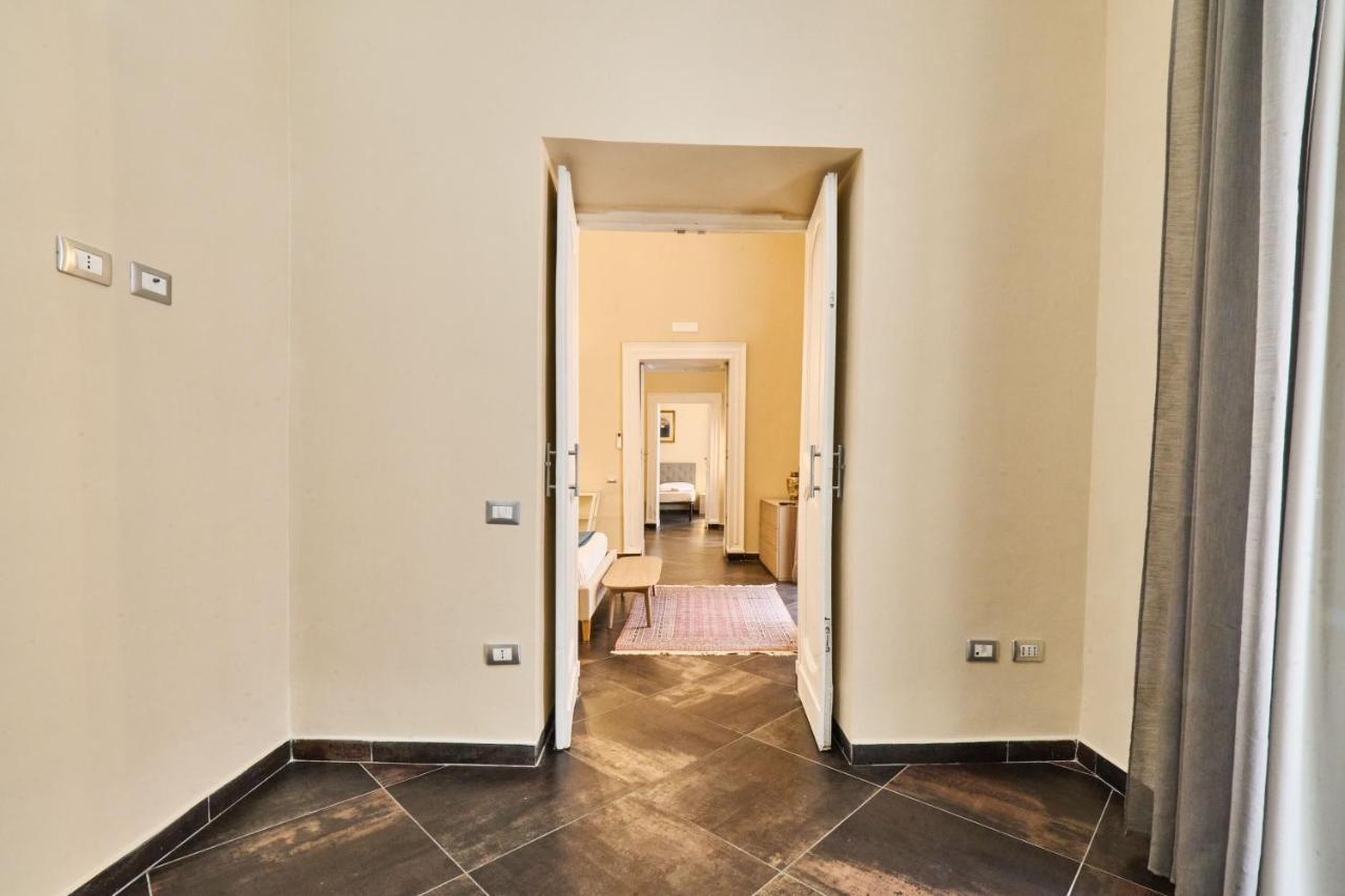 Via Niccolo Tommaseo 14 Apartment Napoli Bagian luar foto