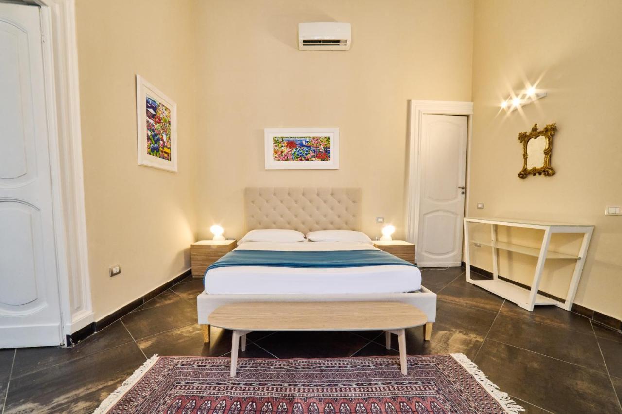 Via Niccolo Tommaseo 14 Apartment Napoli Bagian luar foto