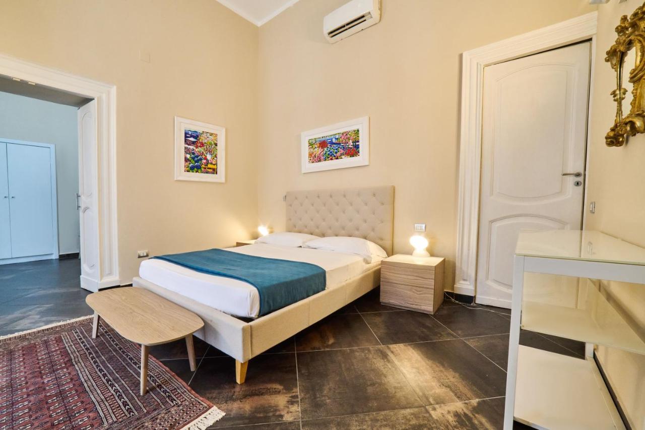 Via Niccolo Tommaseo 14 Apartment Napoli Bagian luar foto