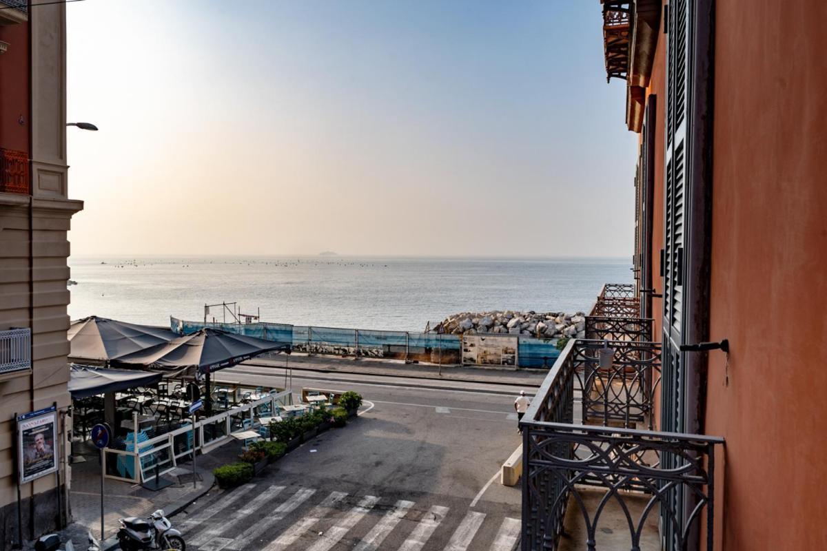 Via Niccolo Tommaseo 14 Apartment Napoli Bagian luar foto