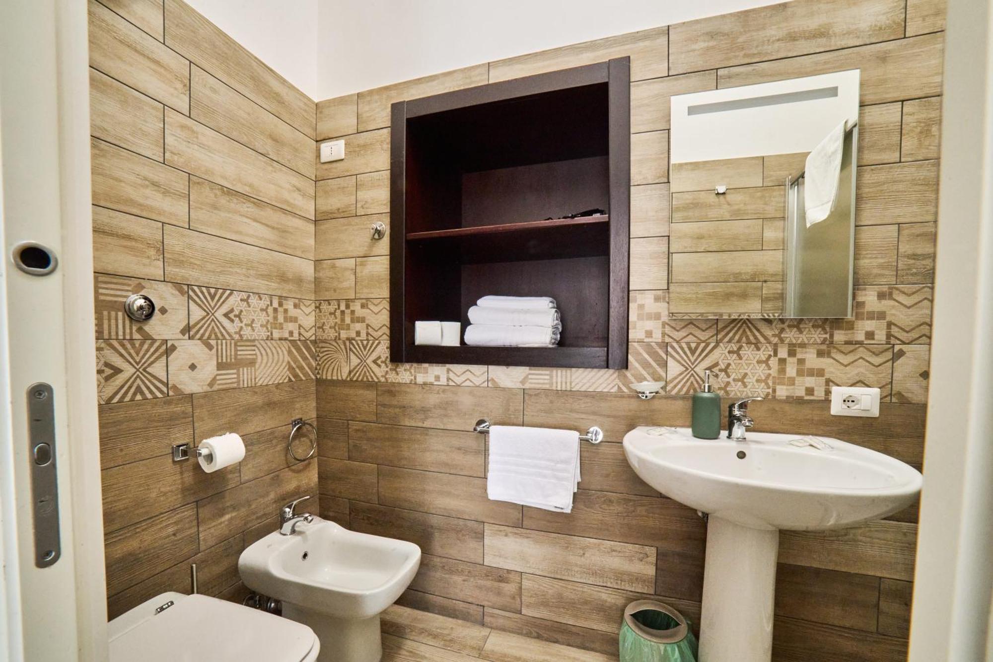 Via Niccolo Tommaseo 14 Apartment Napoli Bagian luar foto